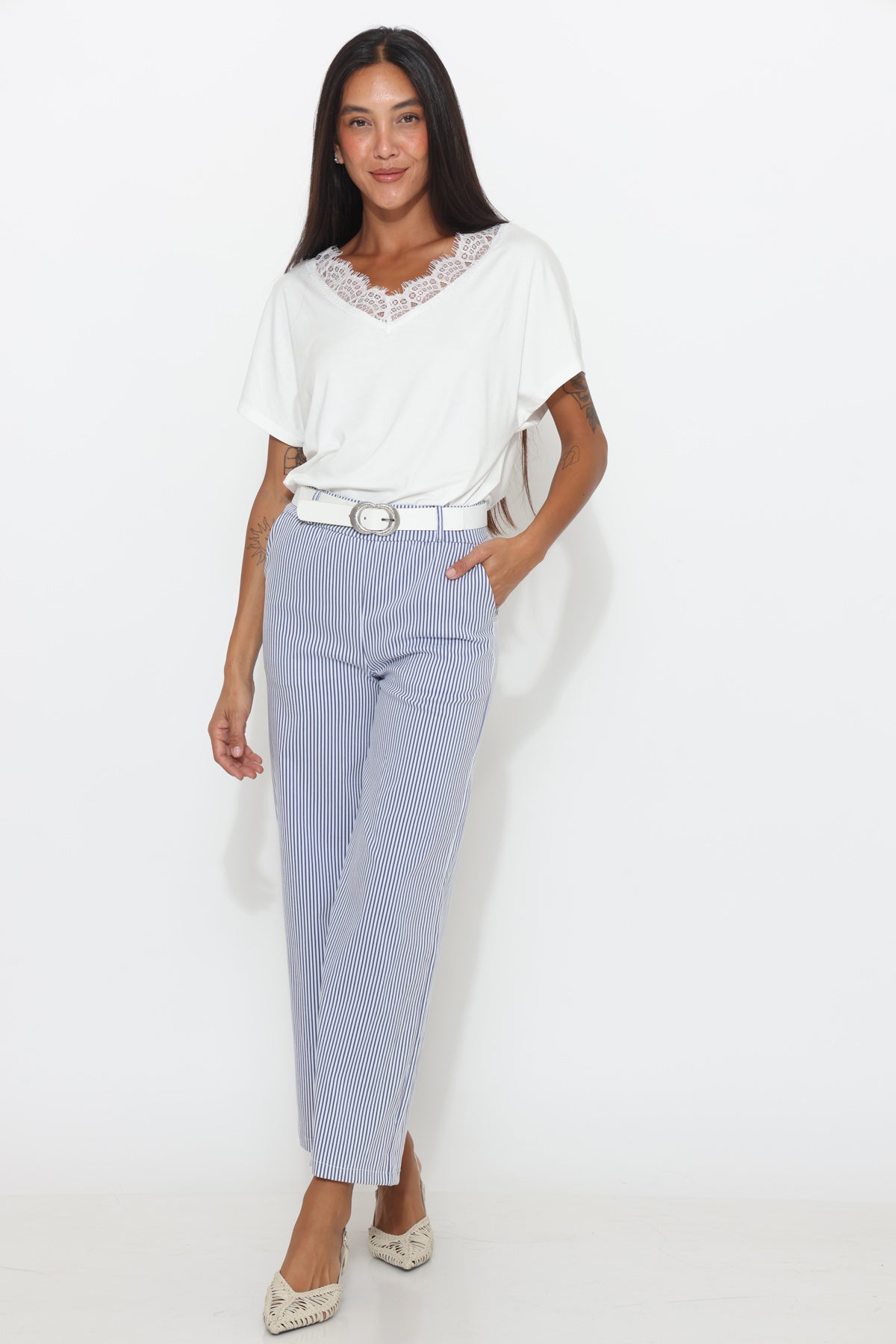 טי וי שילוב תחרה